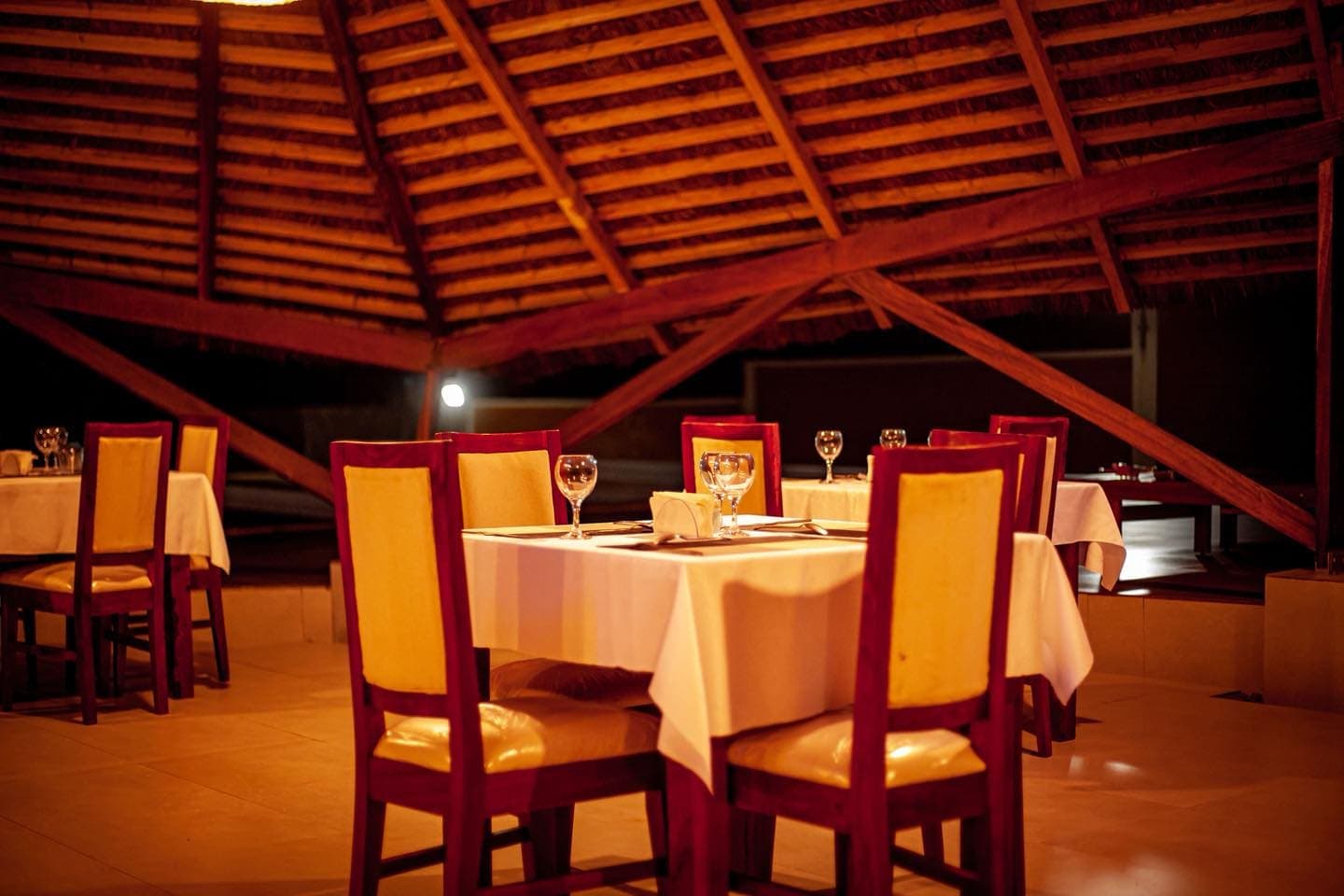 Akwa Luxury Lodge - Photo 4